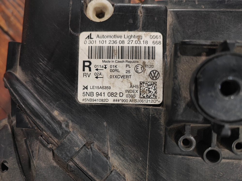 Фара правая Full LED Volkswagen Tiguan 2 16-20 Б/У Оригинал 5nb941082d