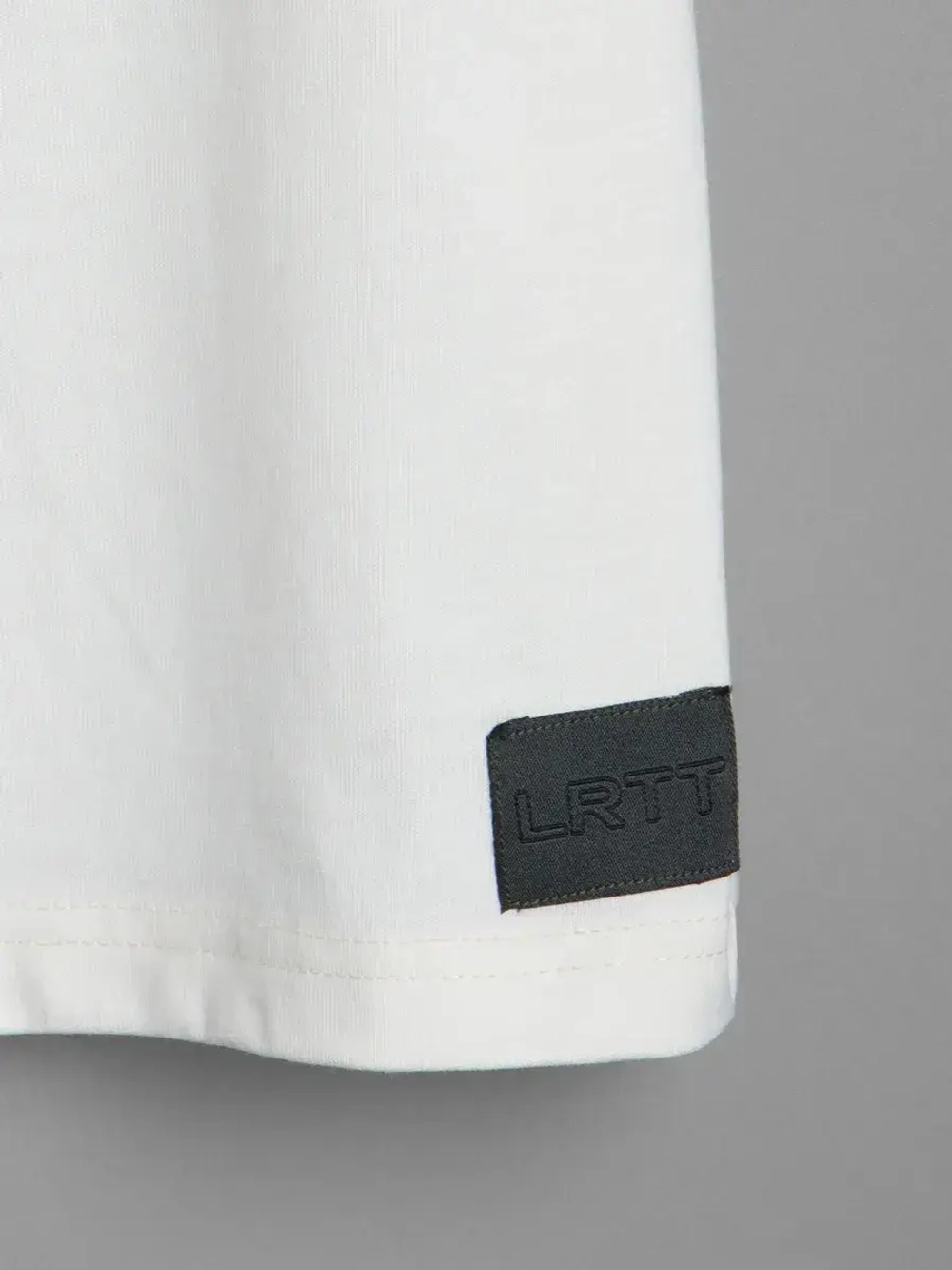 Спортивный костюм для мальчика с шортами в школу