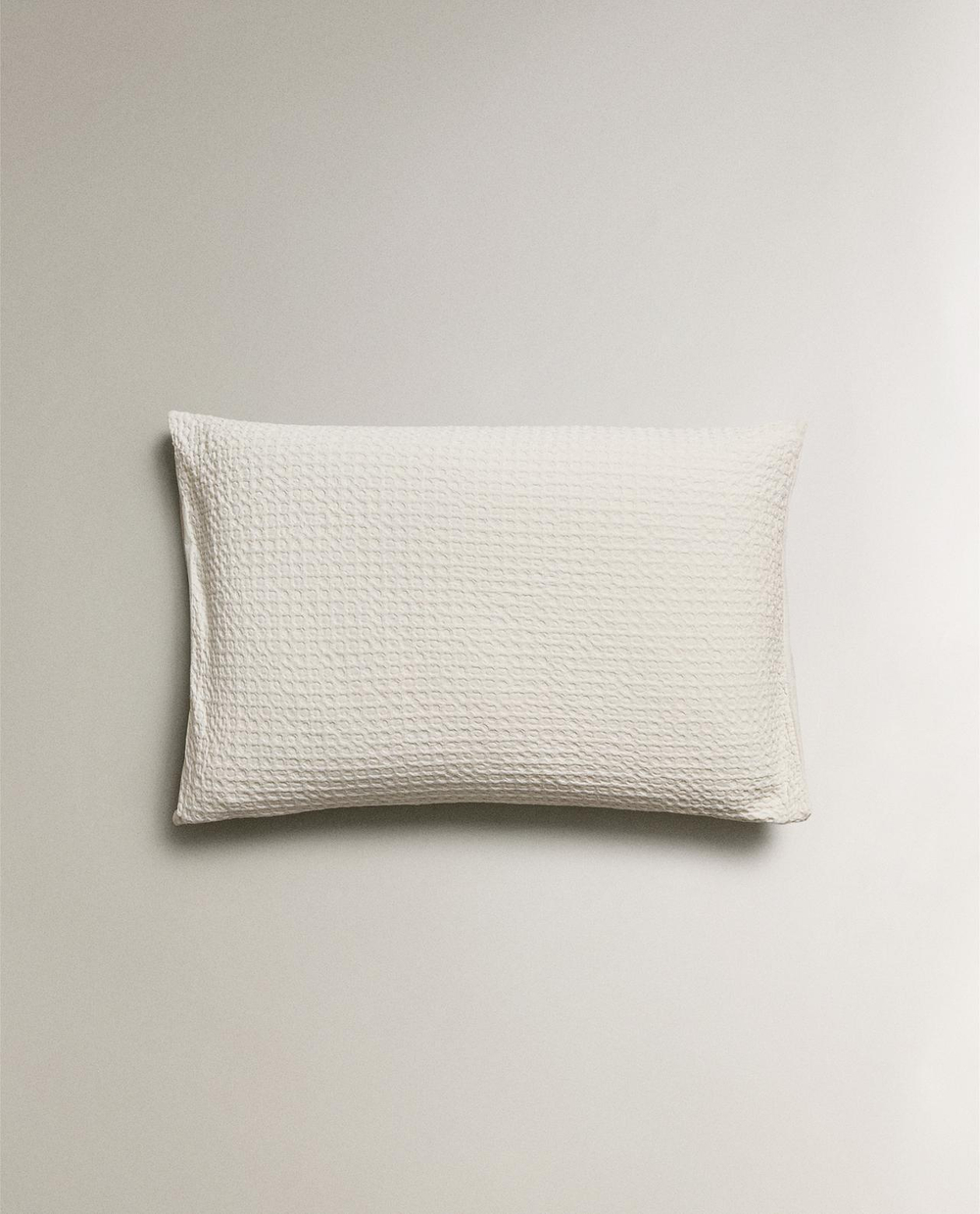 Zara Home - Наволочка с вафельной текстурой 80x80 см
