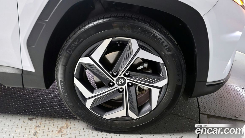 Hyundai Tucson (NX4) Бензин 1.6 Turbo 2WD (06.2022)
