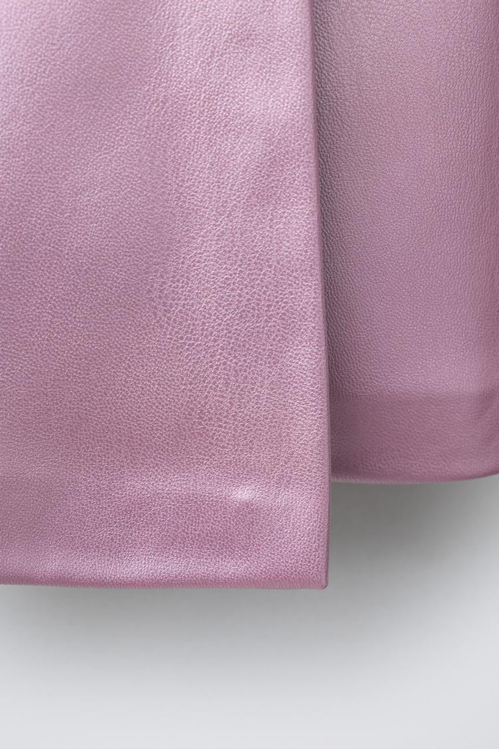 ZARA МЕТАЛЛИЗИРОВАННАЯ ЮБКА-ШОРТЫ ИЗ ИСКУССТВЕННОЙ КОЖИ С УЗОРОМ «СЕРДЦА», ПАСТЕЛЬНО-РОЗОВЫЙ