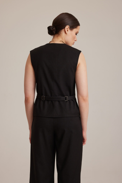 Жилет из итальянской ткани черный