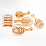 Деревянные разделочные доски 4 шт. из сибирского кедра на подставке RDN1