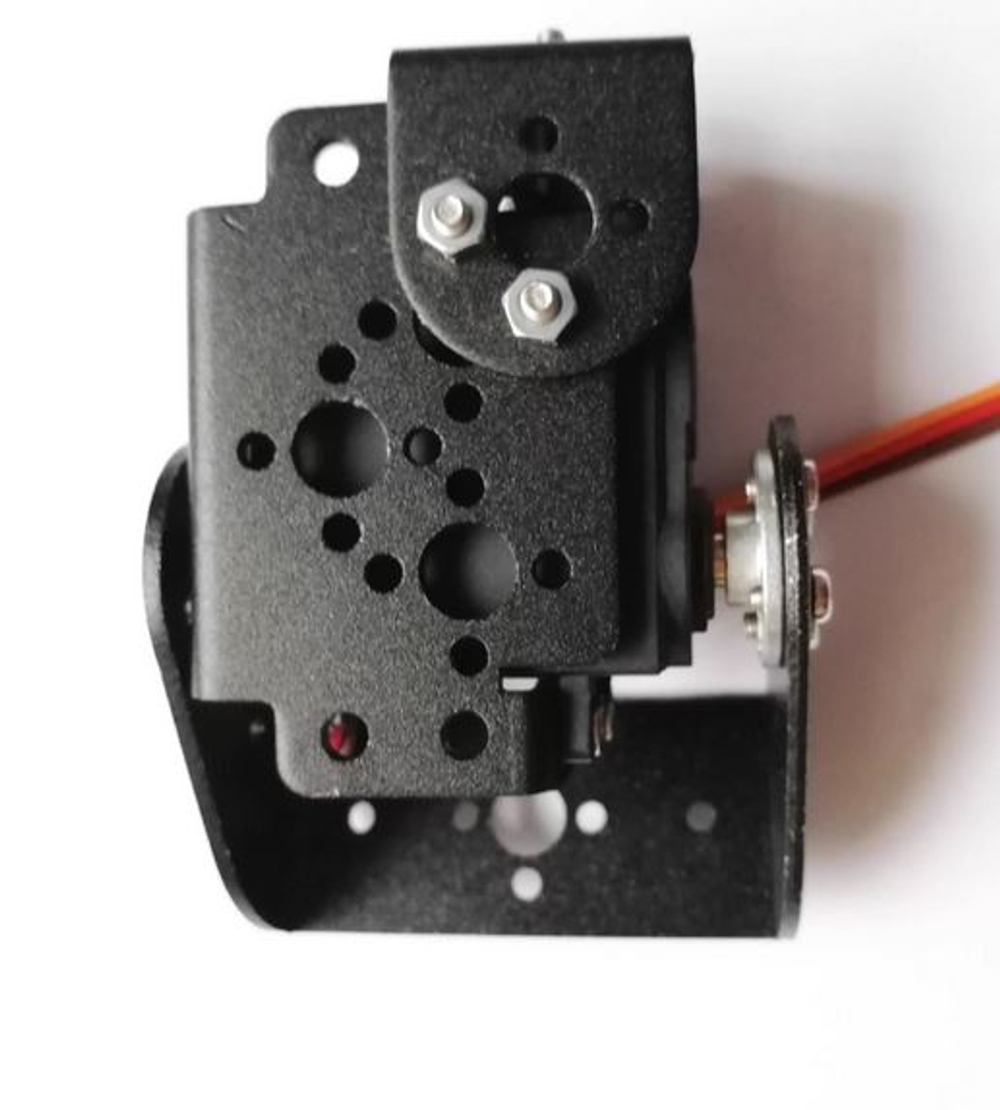 Робот/8 осей/MG996R (без серводвигателей)