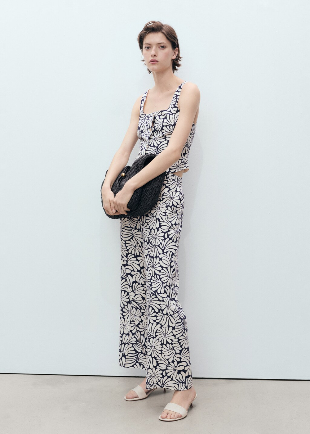 Льняные брюки с цветами