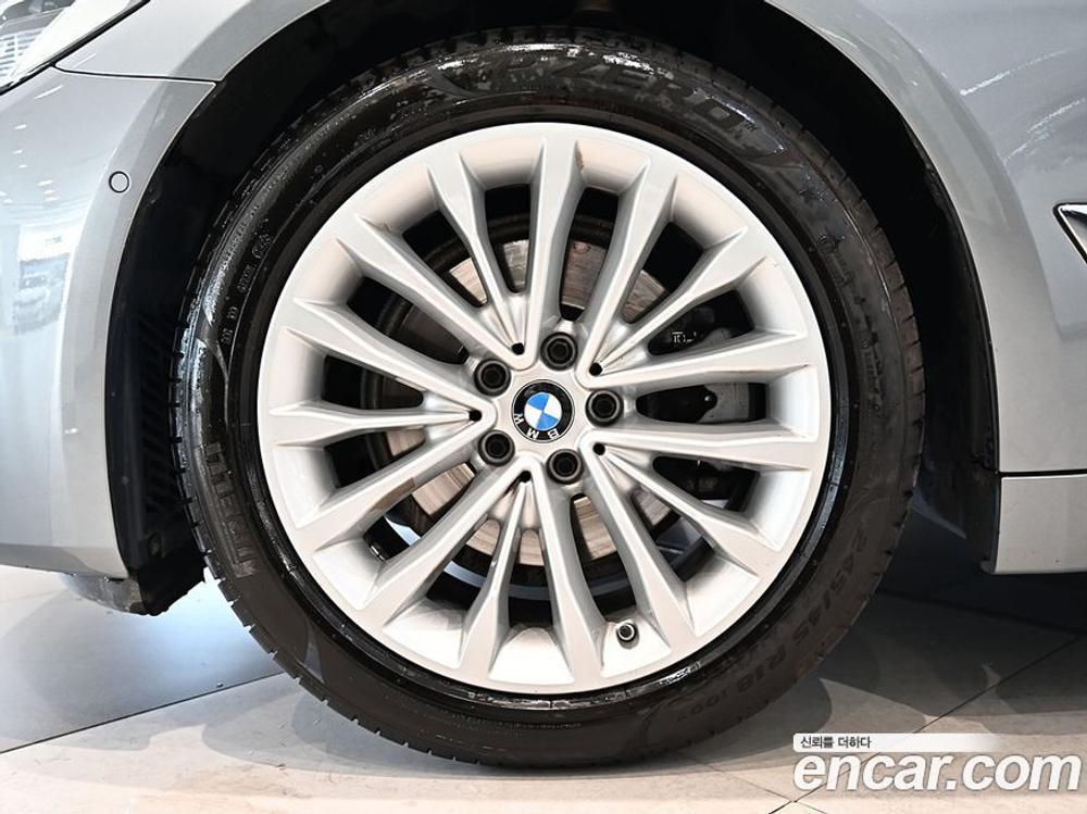 BMW 5 Series (G30) 520i Luxury (12.2022)