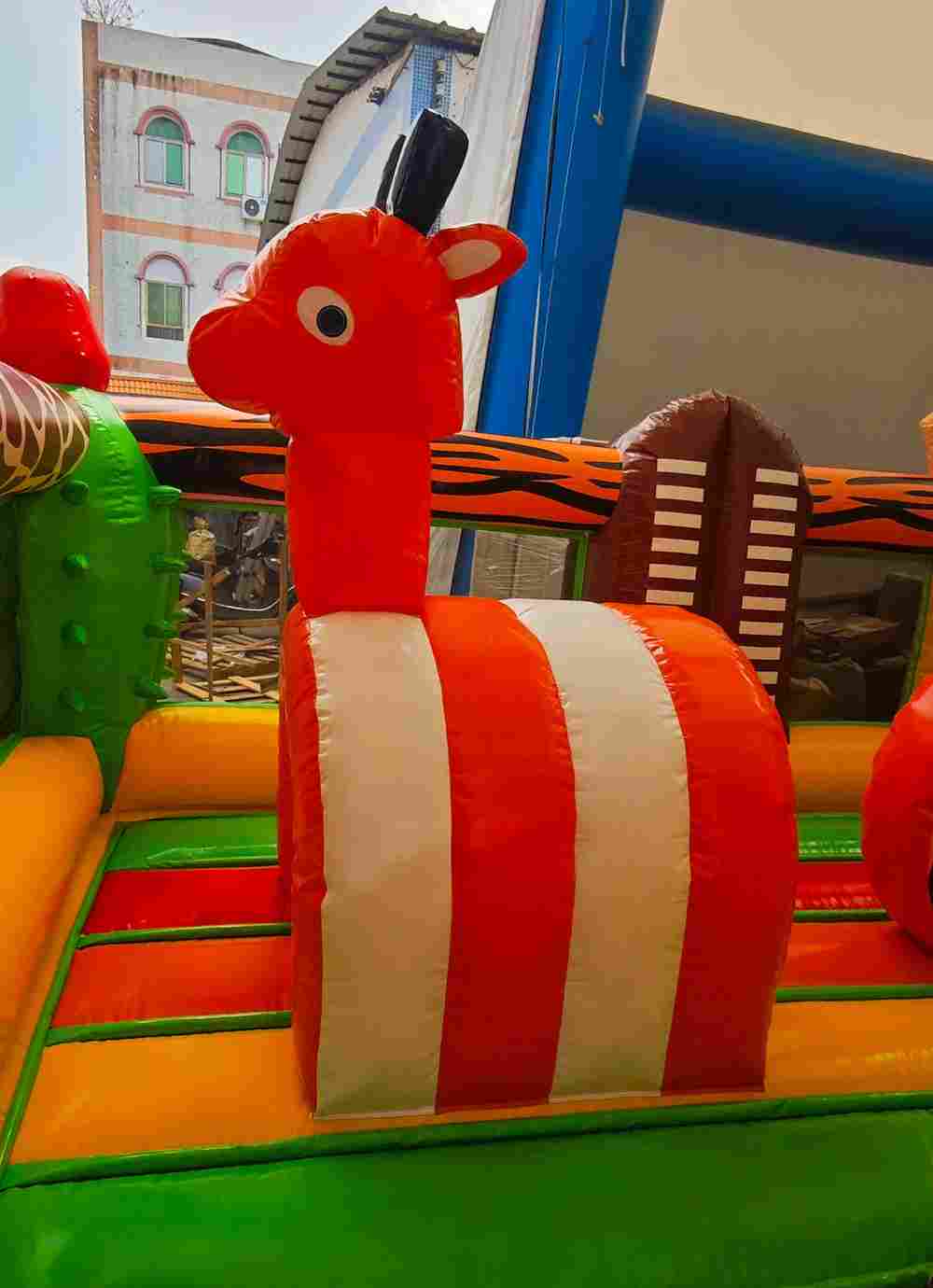 Коммерческий надувной батут «Мир Сафари», 14*7*7,5 м