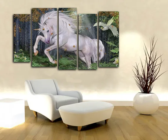 Модульная картина "Мечтательный единорог"