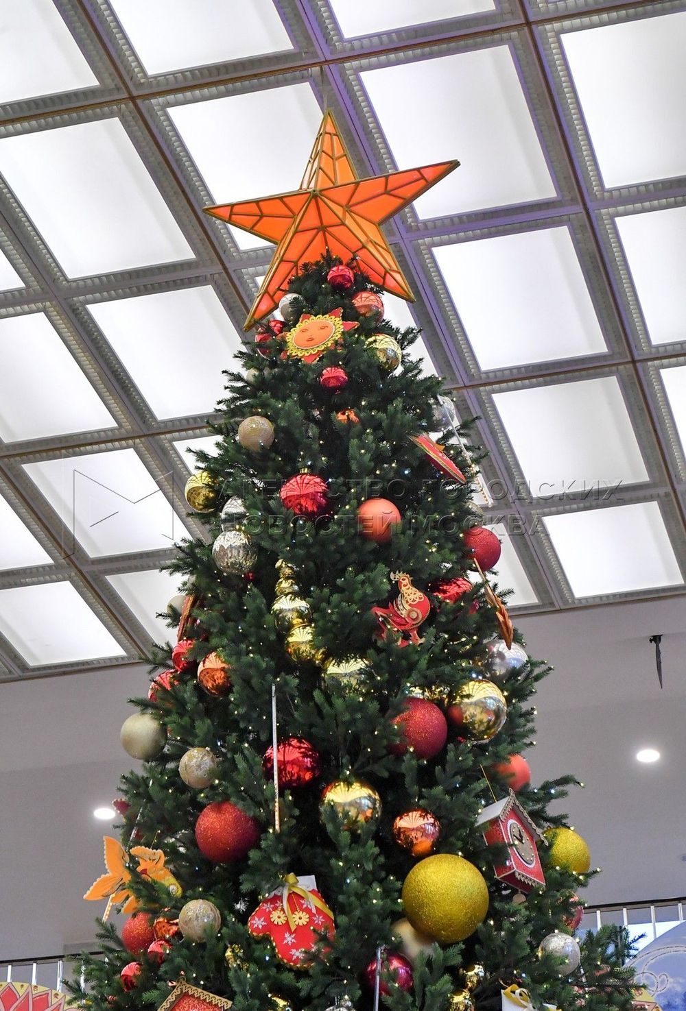 Макушка - звезда на елку «Рубиновая звезда» желтая