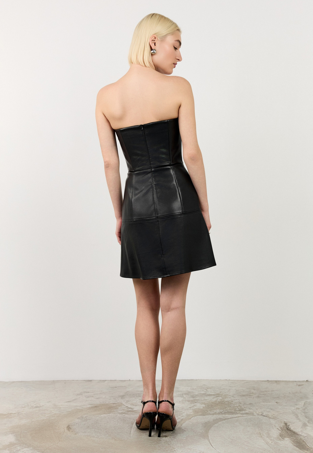 Платье-корсет мини из эко-кожи