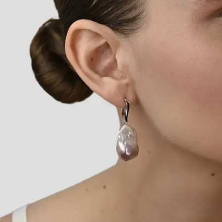 Серьги с подвесками из барочного жемчуга