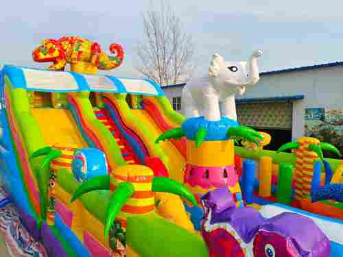 Коммерческий надувной батут «Хамелеон и динозавры Ультра» 12*6*6 м