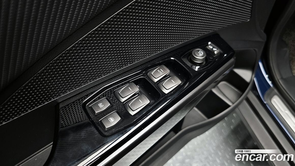 KG Mobility (Ssangyong) Very New Tivoli Бензин 1.5 2WD (02.2020)