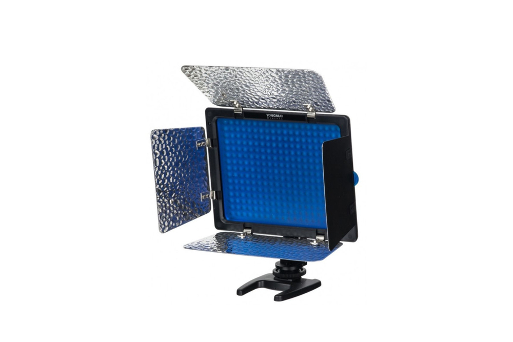 Накамерный свет светодиодный Yongnuo YN-300 III LED 3200-5600K