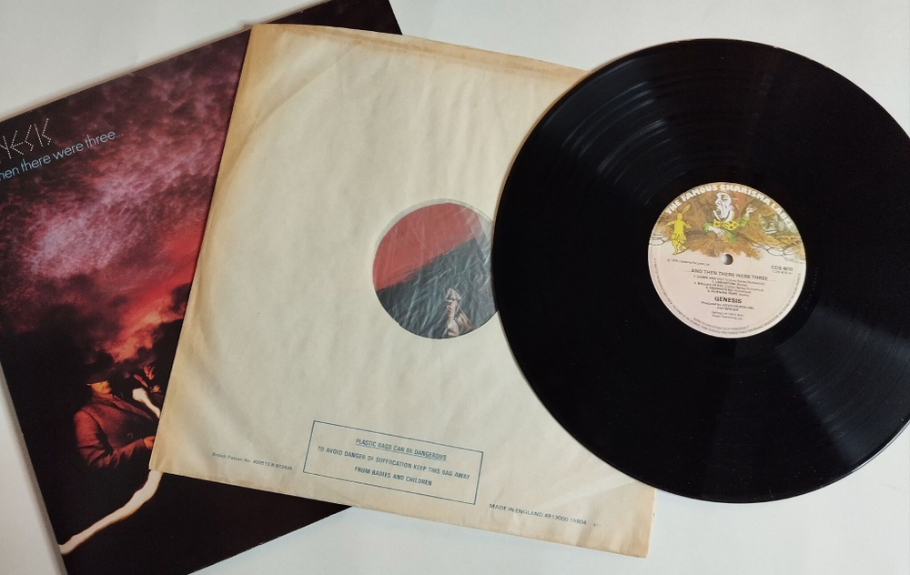 Винтажная виниловая пластинка LP Genesis And Then There Were Three (UK 1978)