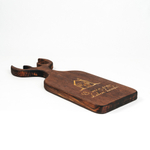 Доска разделочная из древесины сибирского кедра с гравировкой "В этом доме живет любовь". RD84