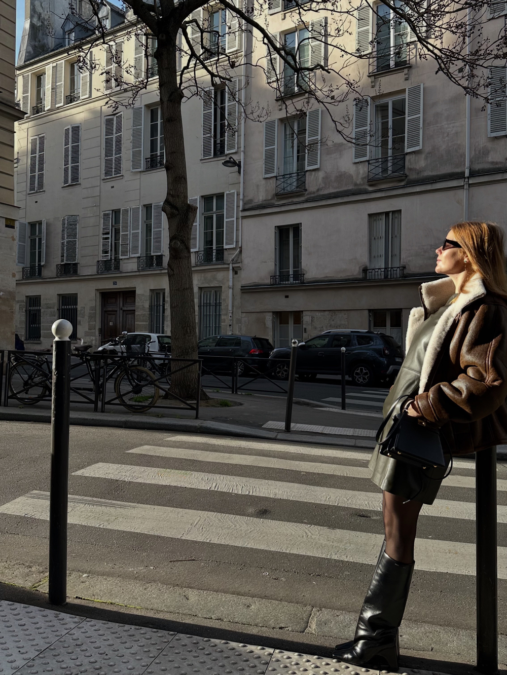 Короткая дубленка с эффектом старения