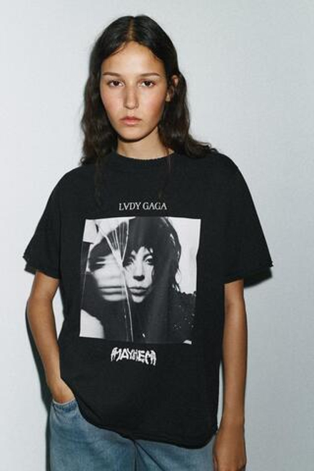 ZARA ФУТБОЛКА С ЭФФЕКТОМ ПОТЕРТОСТИ LADY GAGA, ЧЕРНЫЙ