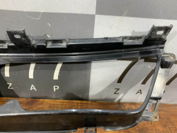 Кронштейн решетки радиатора Suzuki Grand Vitara 2 (JT) 05-15 Б/У Оригинал 7174365J00