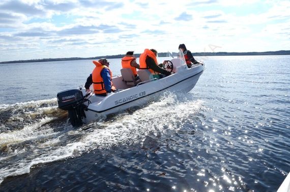 Стеклопластиковая моторная лодка SCANDIC HAVET 430 DС