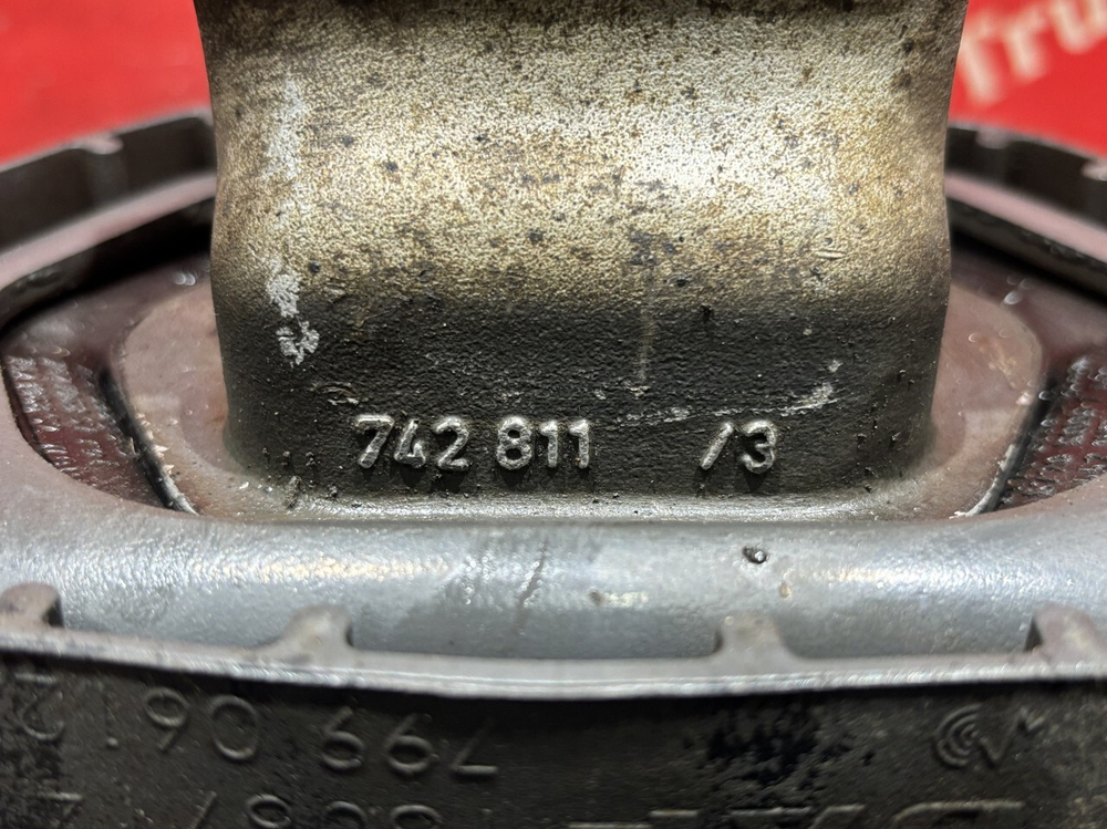 Подушка двигателя задняя