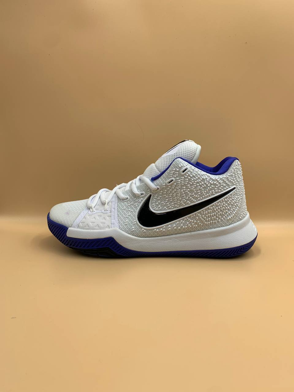 Купить баскетбольные кроссовки Nike Kyrie 3 Duke