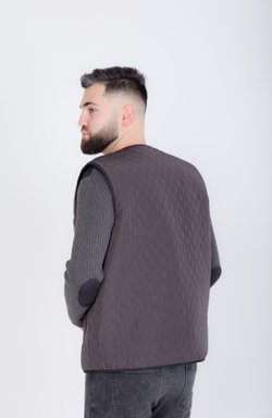 Утепленный мужской жилет из овчины