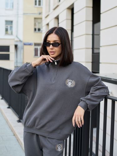 Темно-серый спортивный костюм с вышивкой-лого