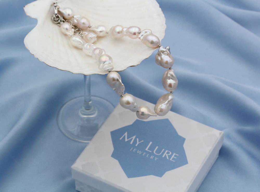 Роскошное колье из барочного жемчуга