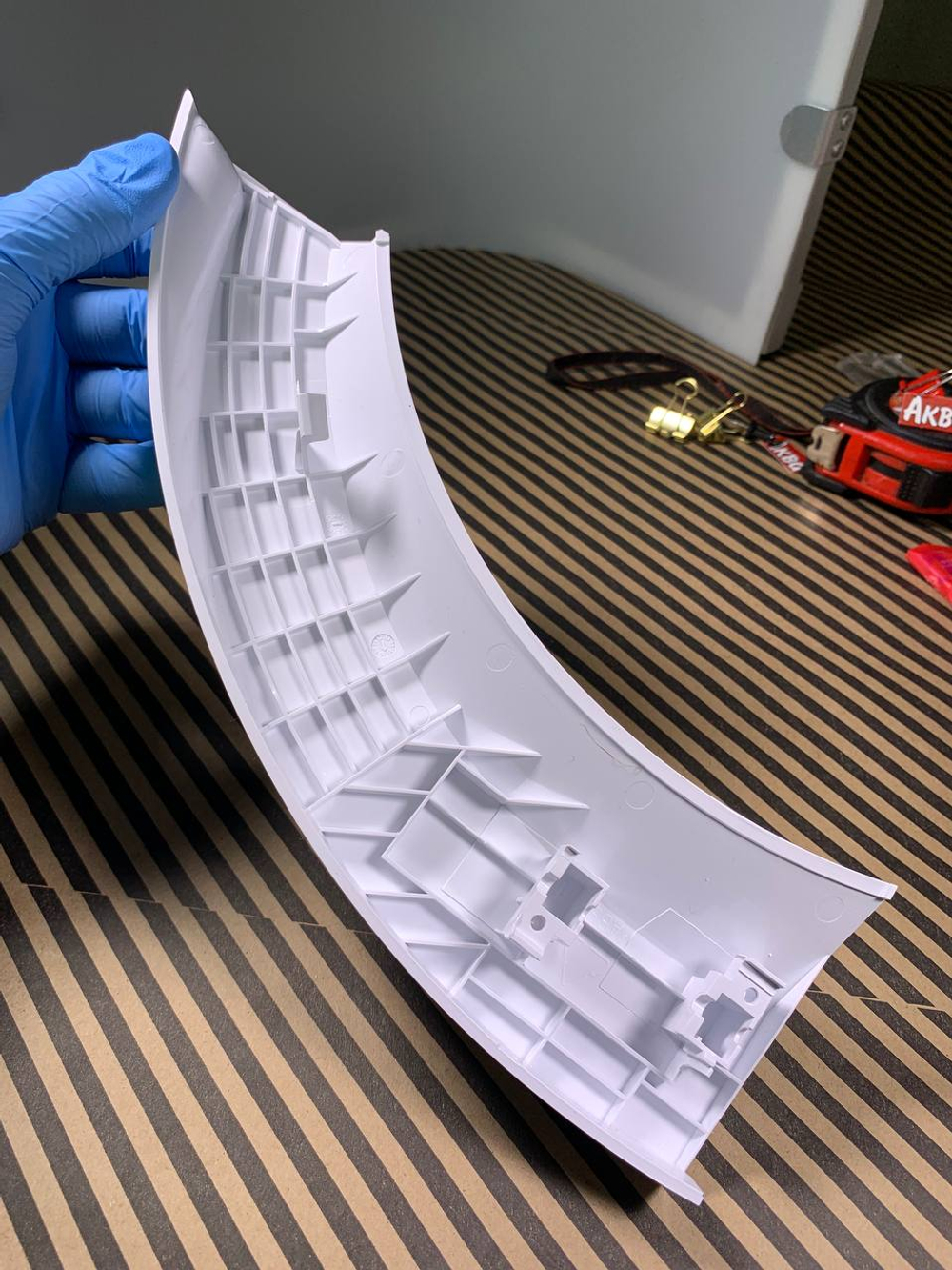 Ручка люка Gorenje 333855белая