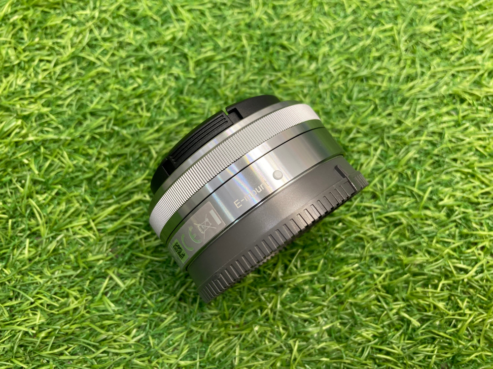 Sony 16mm 2.8 E