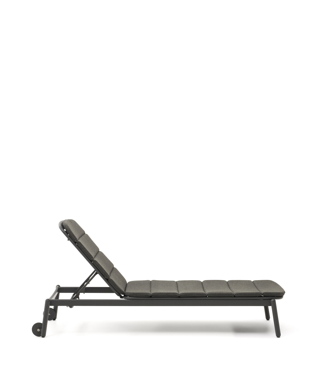 Алюминиевый шезлонг Marcona окрашенный в черный цвет