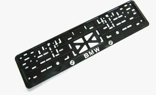 Рамка под номер пластик Черная защелка надпись Серебро - БМВ\BMW СТД шт 26565