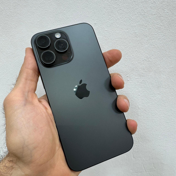 Apple iPhone 15 Pro Max 256GB АКБ 100% (полный комплект)