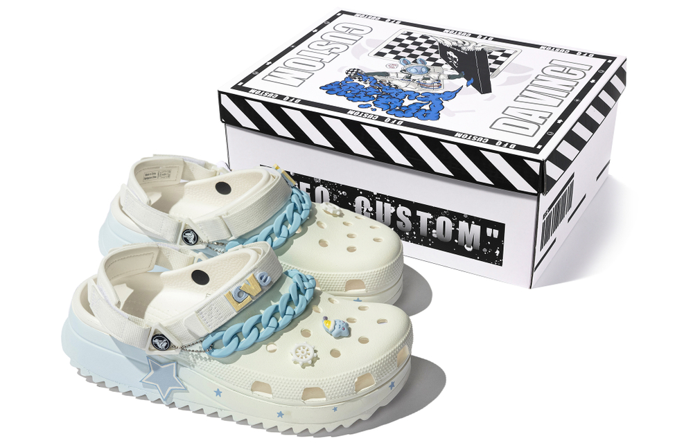 【Customized sneakers】 Crocs card Crocs Da Vinci customized moonless night star decorative buckle simple special shoe box sports sandals men and women the same style blue pink white