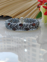 Браслет из бисера "Змейка" ручной работы с камнем Гранат (гроссуляр)