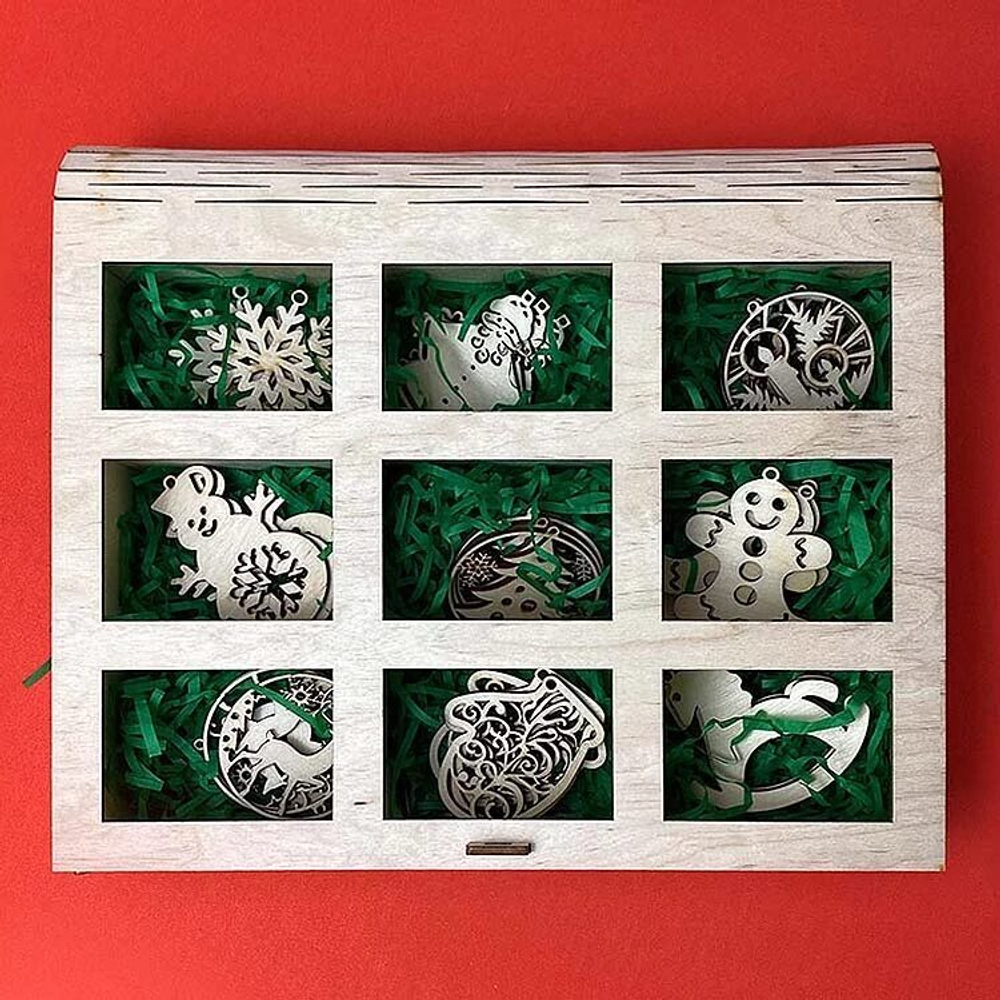 Шкатулка с деревянными украшениями на елку 27шт