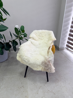 Шкура коврик меховой прикроватный овчина, 120х65 см.