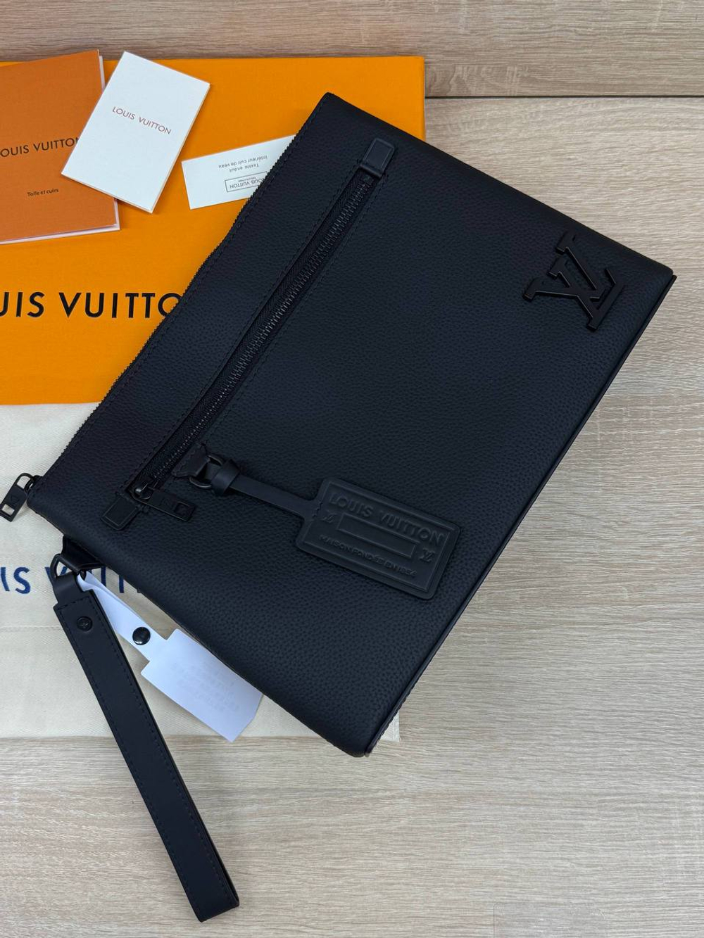 Клатч Louis Vuitton