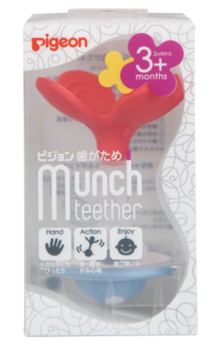 PIGEON Прорезыватель-погремушка Munch teether, 3 мес.