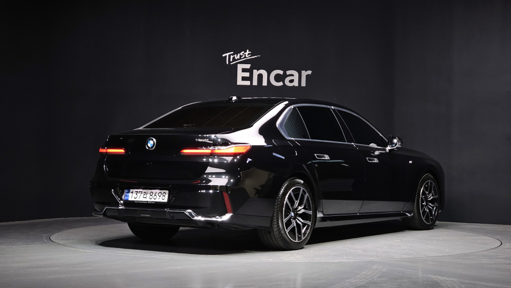 BMW 7 серии (G70) 740i sDrive M Sport