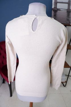 Джемпер с украшением 44-46 размер