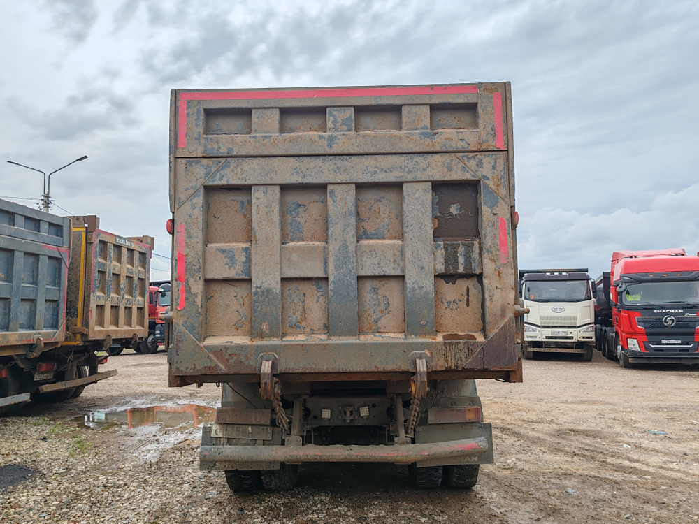 Shacman (Shaanxi) SX* 8x4 Самосвал SX33186V366 (Дизельный, 11,6 л, 423 л.с., МТ)