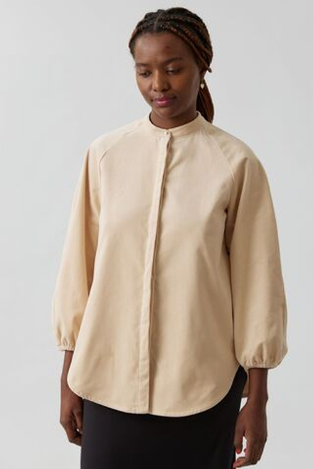 Рубашка покроя реглан из бежевого бархата