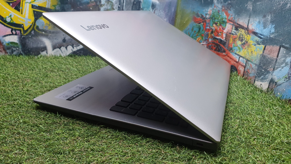 Ноутбук Lenovo i3-7/8Gb/FHD/IdeaPad 330-15IKB 81de02q8ru/Windows 10