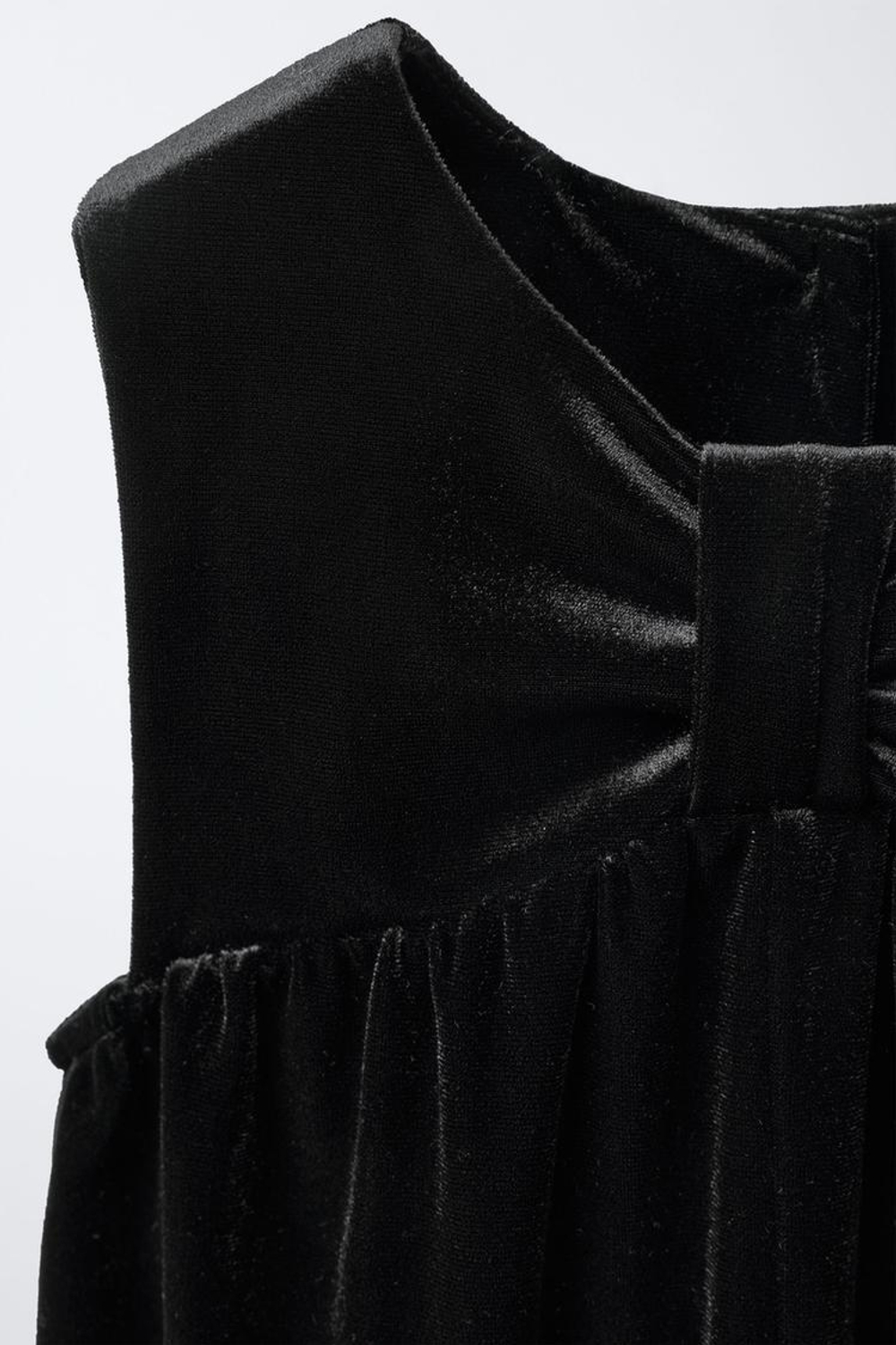 ZARA ДЛИННЫЙ БАРХАТНЫЙ КОМБИНЕЗОН С БАНТОМ, ЧЕРНЫЙ