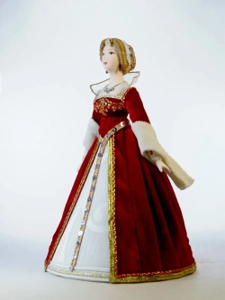 Кукла коллекционная Луиза Лотарингская, жена Генриха III