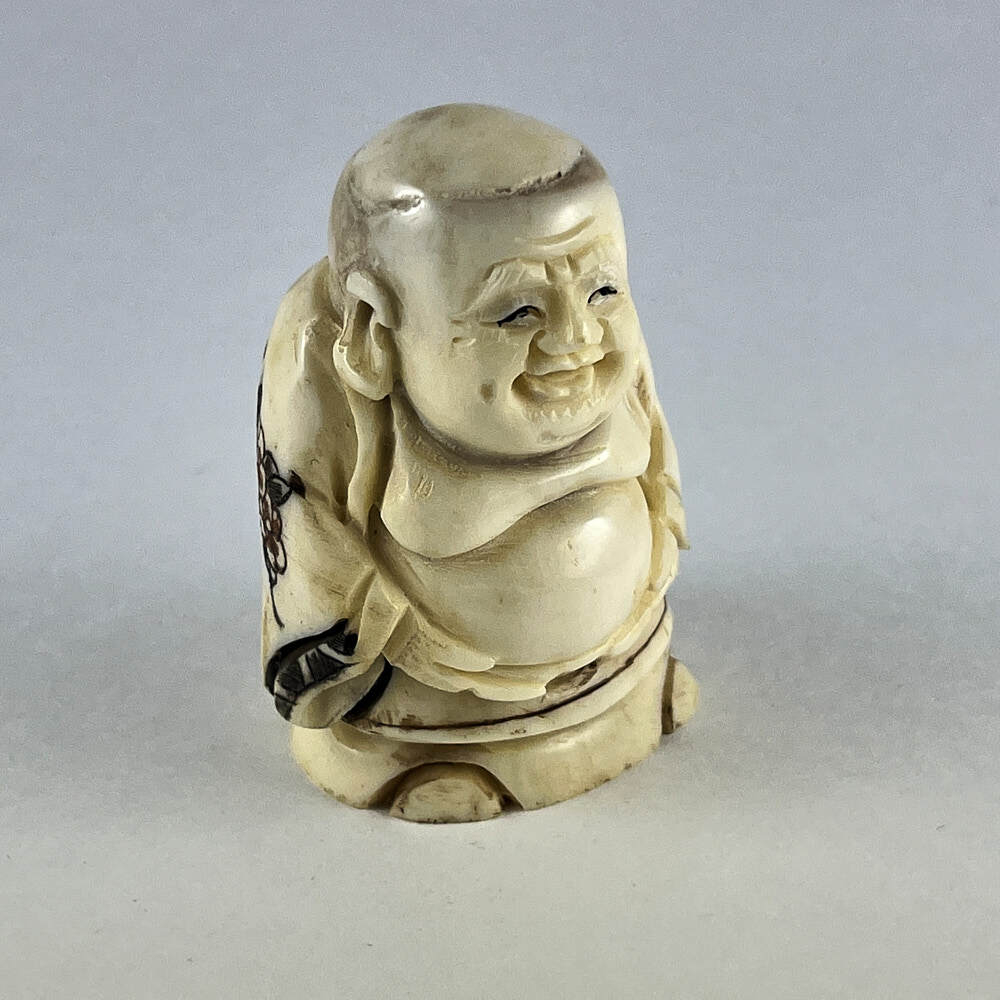 Статуэтка нэцкэ Хотей с волшебным животом