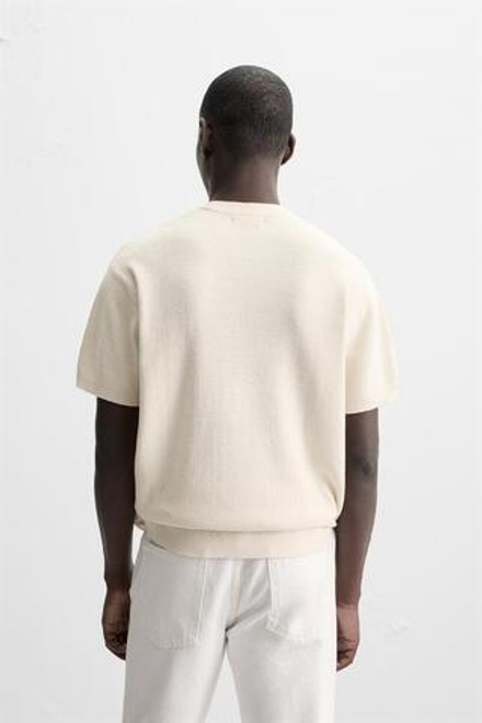 ZARA ФУТБОЛКА ПЛАТОЧНОЙ ВЯЗКИ, ЖЕЛТОВАТО-БЕЛЫЙ