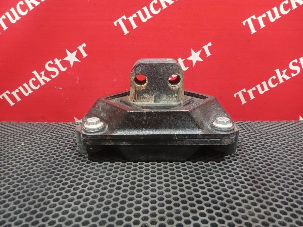 Подушка двигателя 2020г